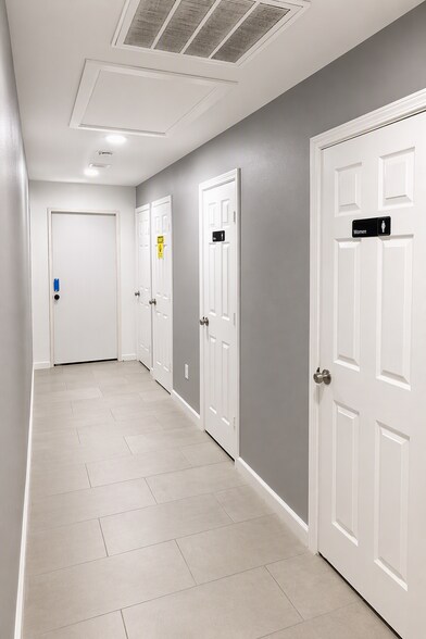 More Photos Of 25210 Richards Rd, Spring Loft Creative Space For Lease