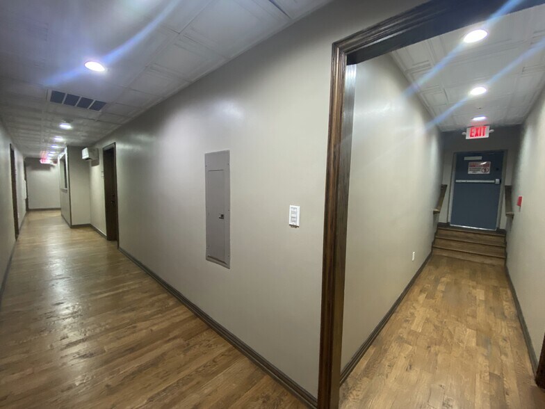 More Photos Of 119 W Virginia St, McKinney Loft Creative Space For Lease