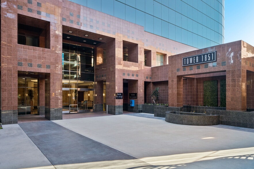 More Photos Of 1851 E 1st St, Santa Ana Office For Lease