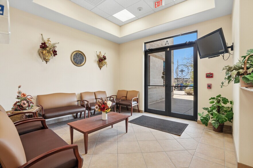 More Photos Of 11706 Fallbrook Dr, Houston Medical For Lease