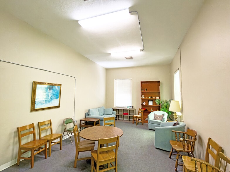 More Photos Of 603 11th St W, Bradenton Religious Facility For Sale