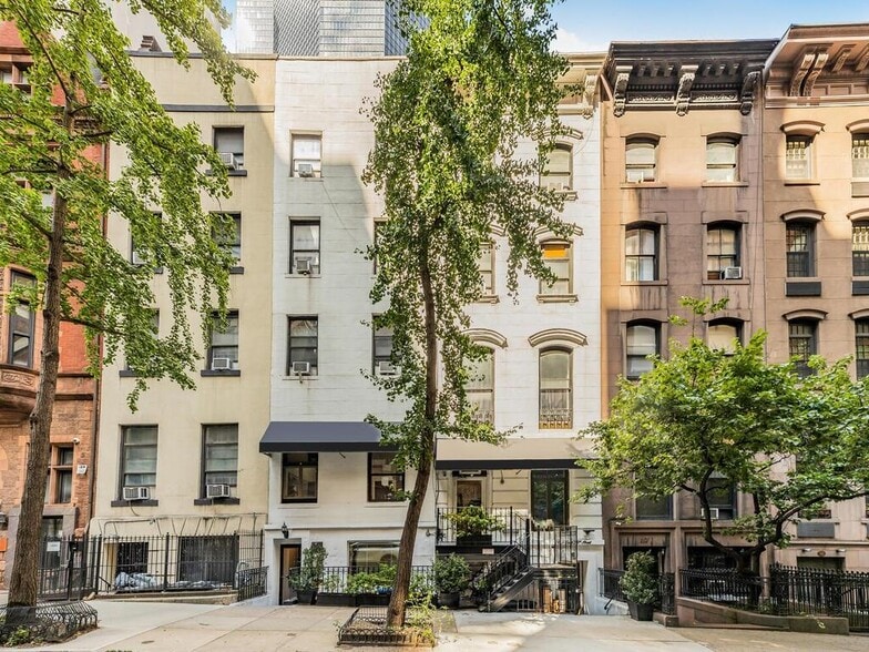 More Photos Of 113 E 39th St, New York Apartments For Sale