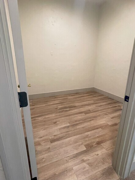 More Photos Of 511-515 Lee Blvd, Richland Office For Lease