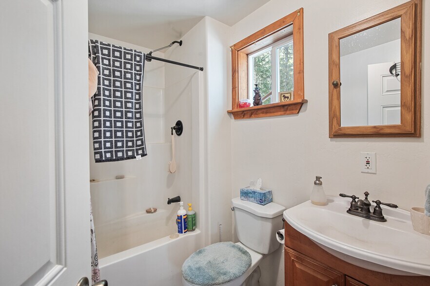 More Photos Of 459 Galice Rd, Merlin Religious Facility For Sale