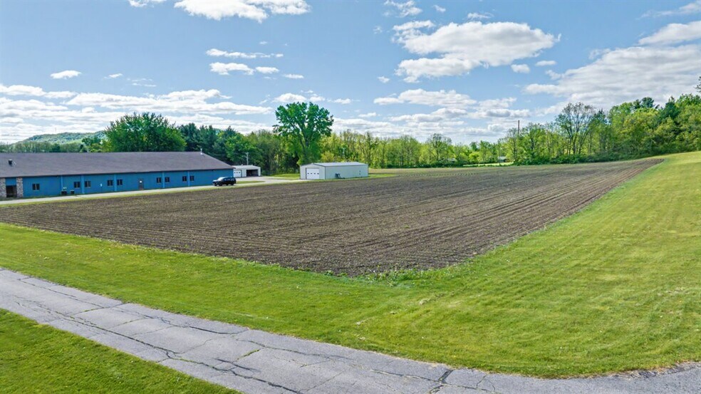 More Photos Of 16771 S 15th St, Galesville Warehouse For Sale