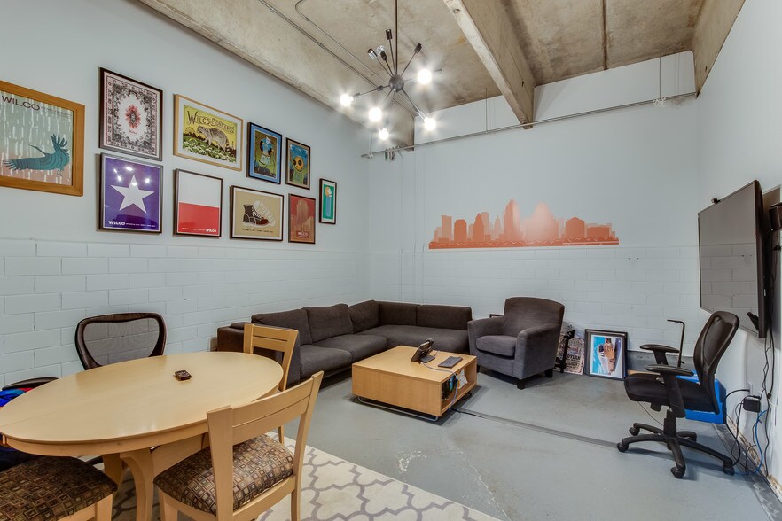 More Photos Of 3000 E Cesar Chavez St, Austin Office For Lease