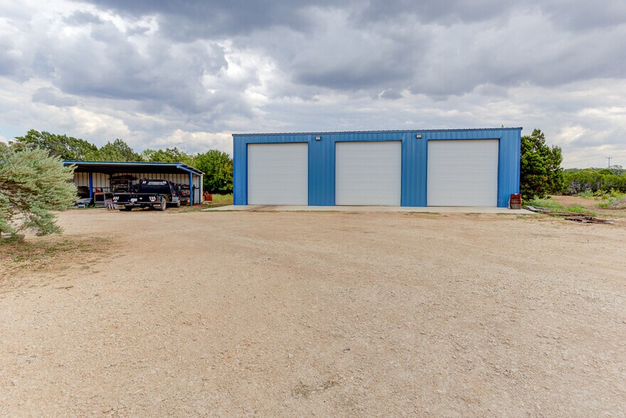 More Photos Of 9425 Schoenthal Rd, New Braunfels Warehouse For Sale