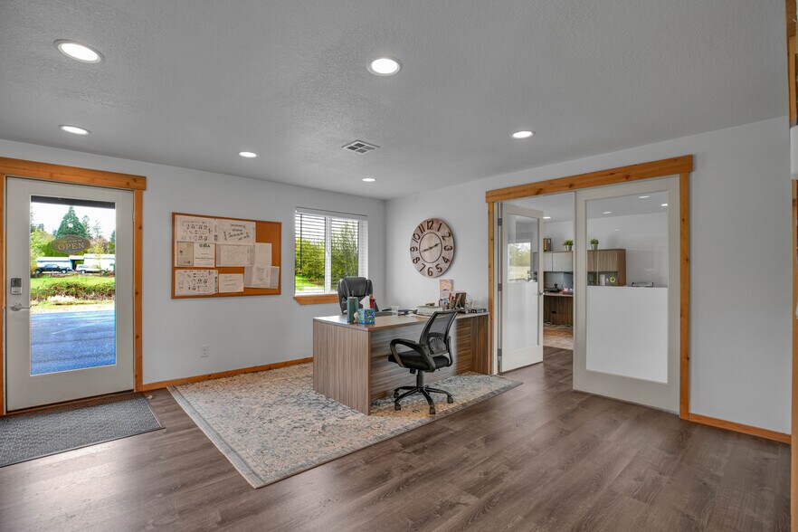 More Photos Of 406 NE 184th St, Ridgefield Office Residential For Lease