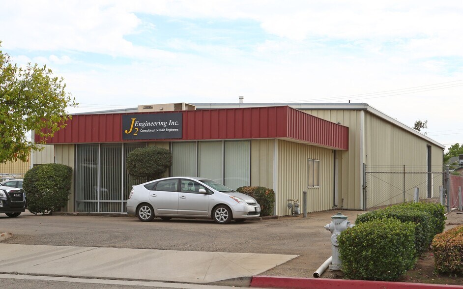 More Photos Of 5234 E Pine Ave, Fresno Warehouse For Lease