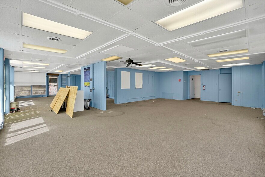 More Photos Of 2201 E 8th St, Odessa Office For Sale