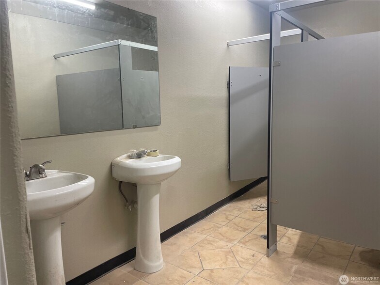 More Photos Of 310 Main st, Granger General Retail For Sale