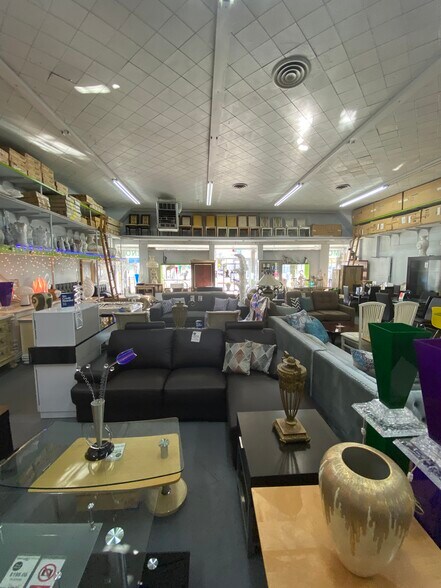 More Photos Of 5143 Whittier Blvd, Los Angeles Storefront For Sale