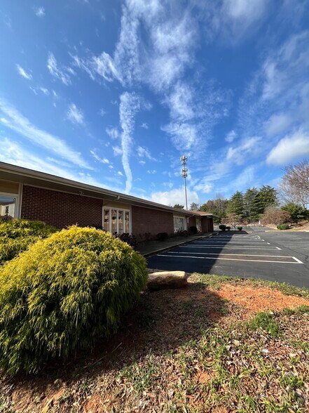 More Photos Of 7950 Nations Ford Rd, Charlotte Medical For Sale
