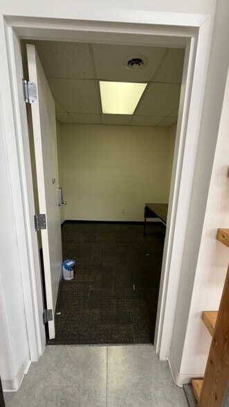 More Photos Of 2100-2104 E Oakland Park Blvd, Fort Lauderdale Freestanding For Lease