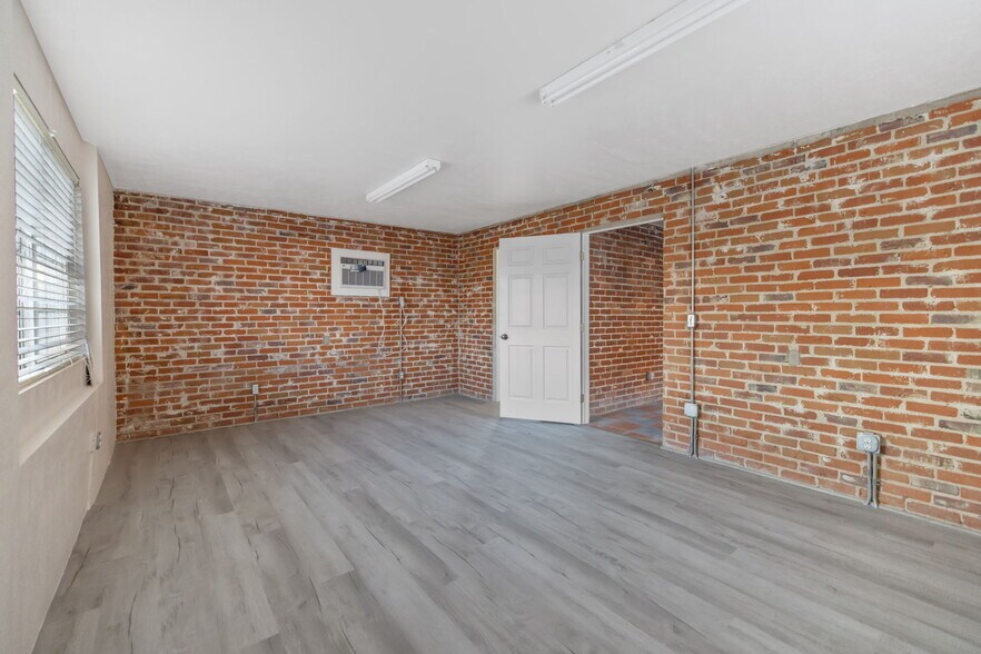 More Photos Of 1334 W Goshen Ave, Visalia Warehouse For Sale
