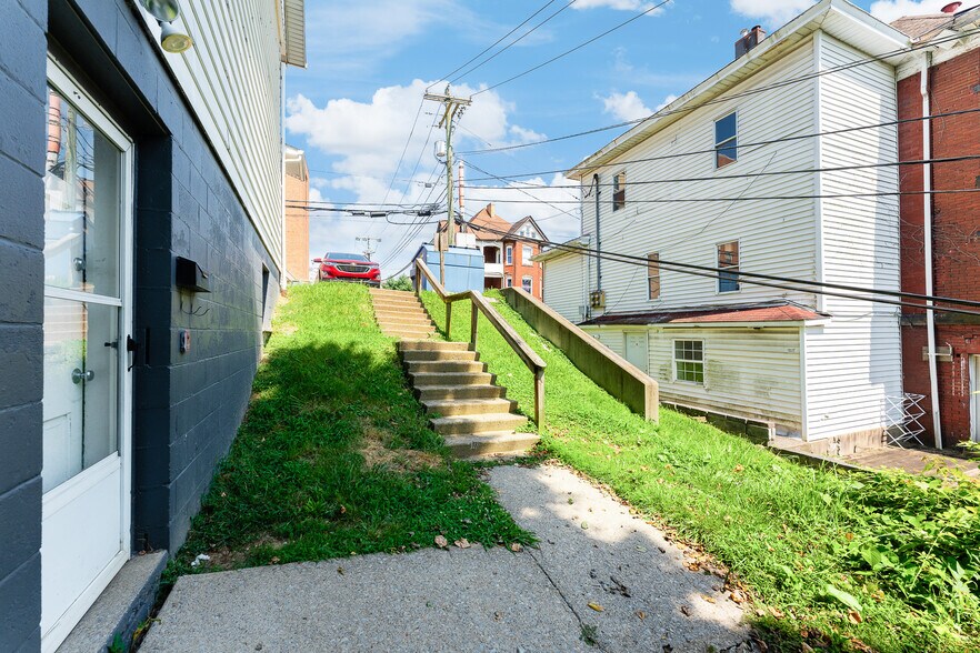 More Photos Of 101 McLane Ave, Morgantown Apartments For Sale
