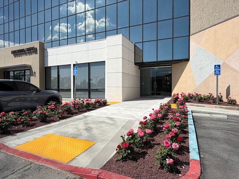 More Photos Of 337 N Vineyard Ave, Ontario Office Residential For Lease