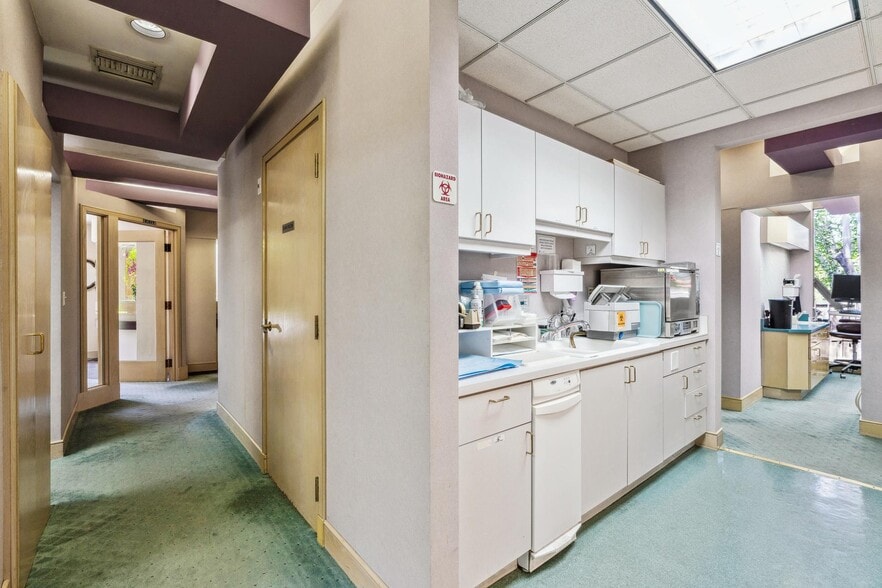 More Photos Of 1802 San Miguel Dr, Walnut Creek Medical For Sale