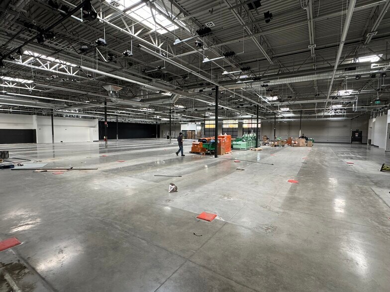 More Photos Of 15225 Whittier Blvd, Whittier Freestanding For Lease