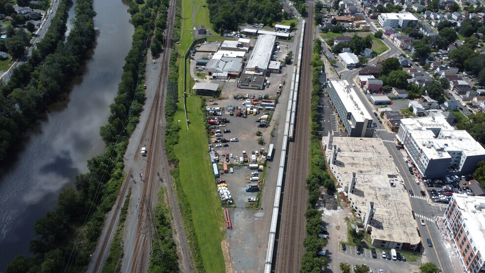More Photos Of 100 W Main St, Bound Brook Warehouse For Lease