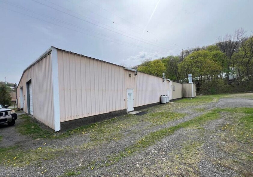 More Photos Of 729 S 5th St, Coal Township Warehouse For Sale