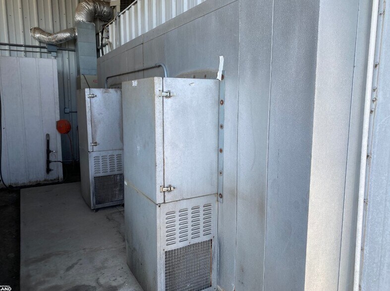 More Photos Of 1701 S Timber St, Stuttgart Office Residential For Sale