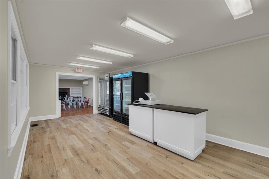 More Photos Of 323 W Georgia Rd, Simpsonville Restaurant For Lease