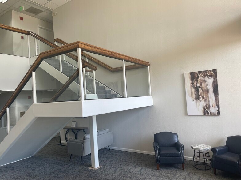 More Photos Of 3960 Broadway Blvd, Garland Office For Lease