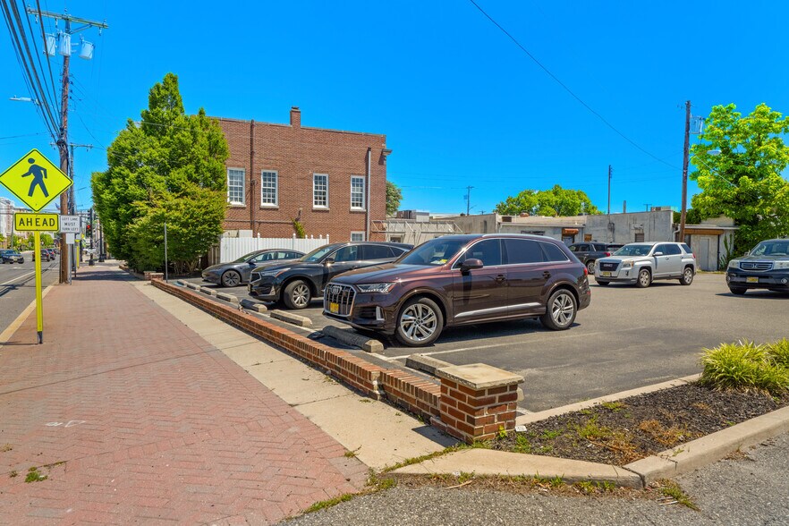 More Photos Of 6 High St E, Glassboro Office For Sale