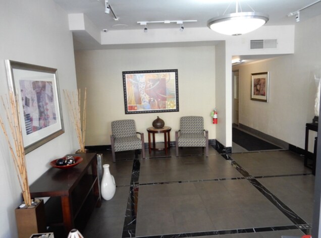 More Photos Of 119-121 E Main St, Visalia Office For Lease