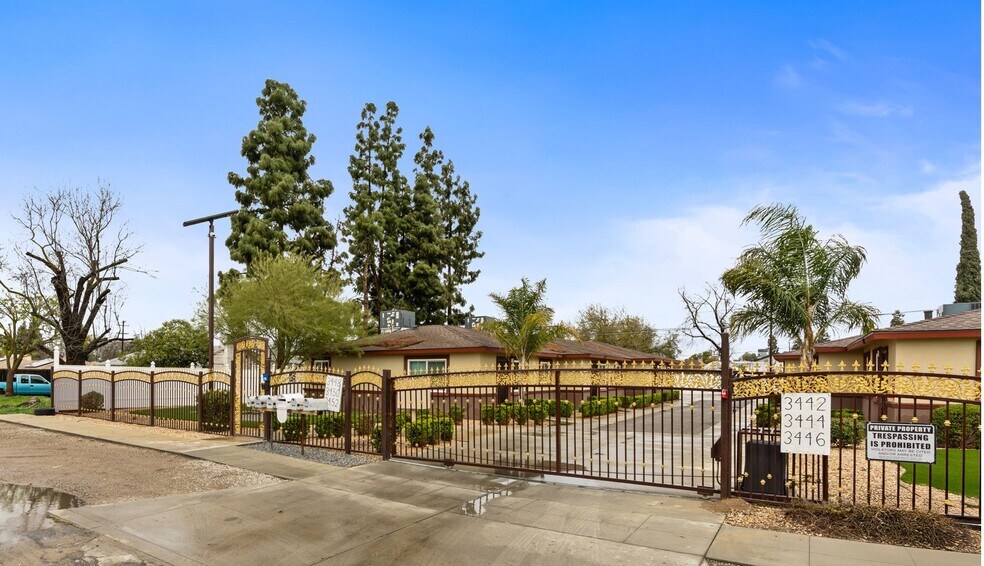 More Photos Of 3442 W University Ave, Fresno Apartments For Sale