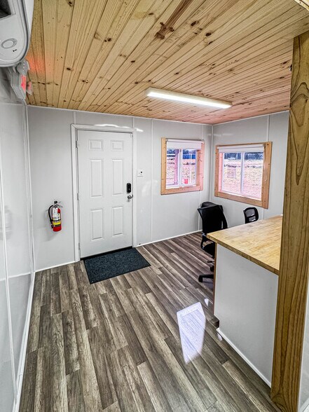 More Photos Of 1310 Highway 96 S, Silsbee Flex For Sale