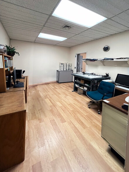 More Photos Of 261 E Main St, Newark Office For Lease