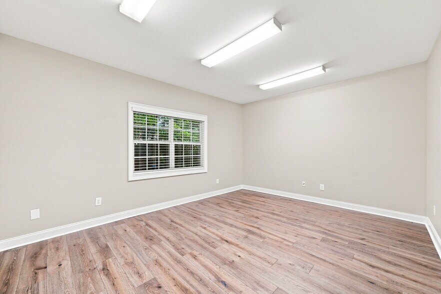 More Photos Of 965 Piedmont Rd NE, Marietta Office For Lease
