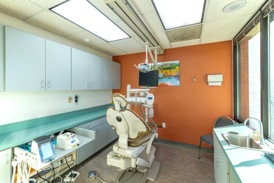 More Photos Of 5220 Neil Rd, Reno Medical For Lease