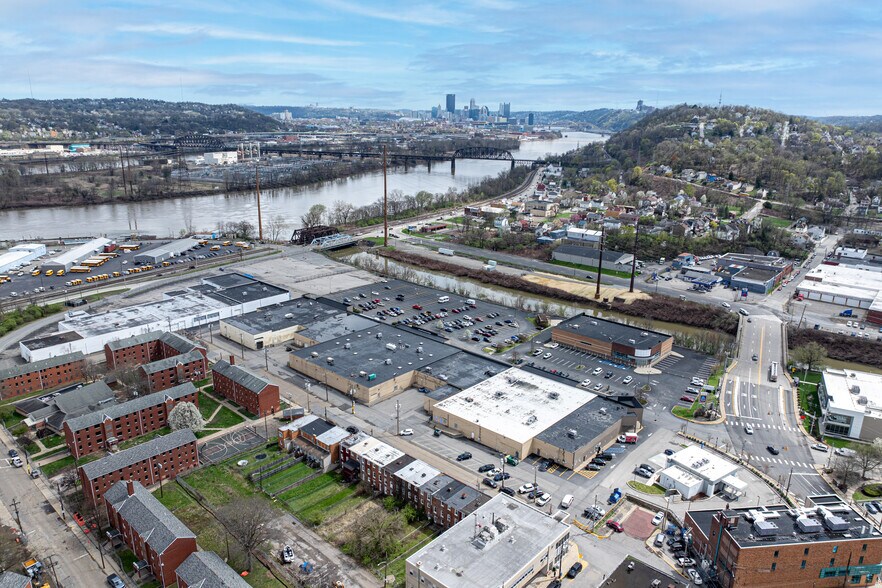 More Photos Of 136 McKees Rocks Plz, McKees Rocks Unknown For Lease