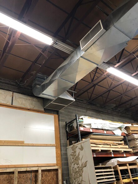 More Photos Of 3411 Windom Rd, Brentwood Warehouse For Lease