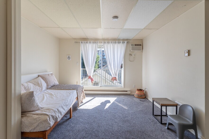More Photos Of 157 Wade Av W, Penticton Apartments For Sale