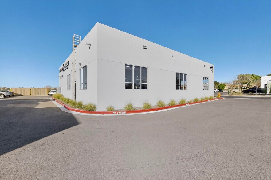 More Photos Of 9368 Valley View Dr NW, Albuquerque Apartments For Sale