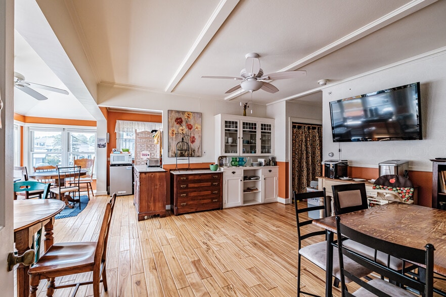 More Photos Of 2 Colby Ave, Old Orchard Beach Specialty For Sale