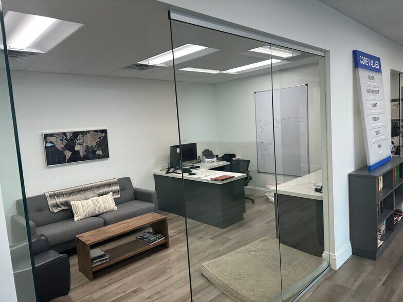 More Photos Of 2104 N Austin Ave, Georgetown Office For Sale