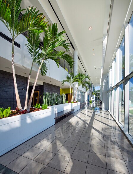 More Photos Of 560 Carillon Pky, Saint Petersburg Unknown For Lease