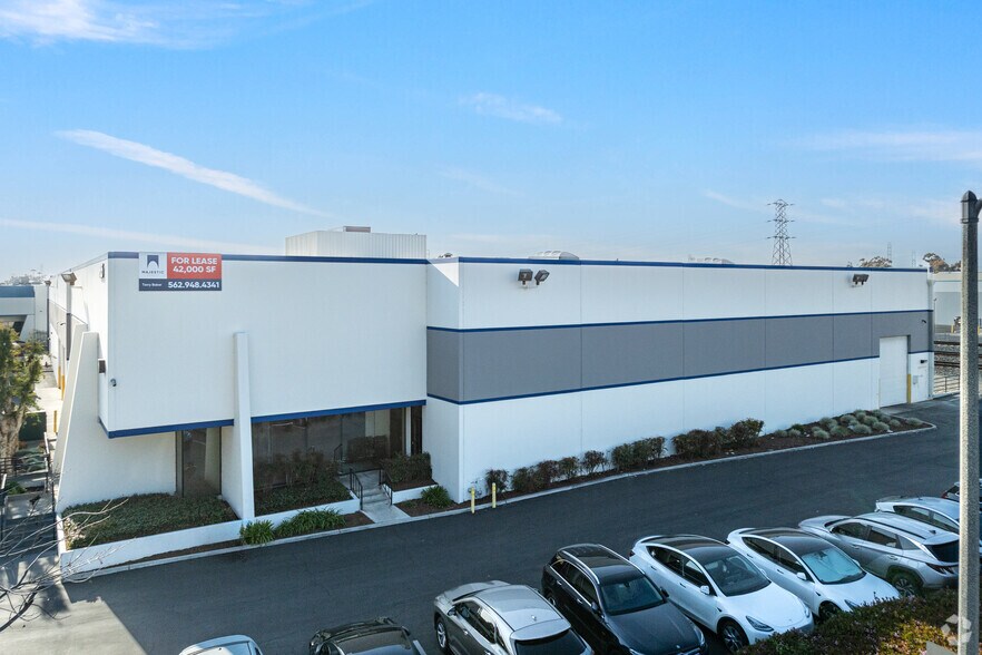 More Photos Of 2525 S Workman Mill Rd, City Of Industry Distribution For Lease