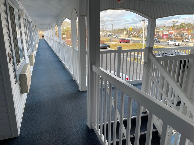 More Photos Of 633 White Horse Pike, Absecon Hotel For Sale
