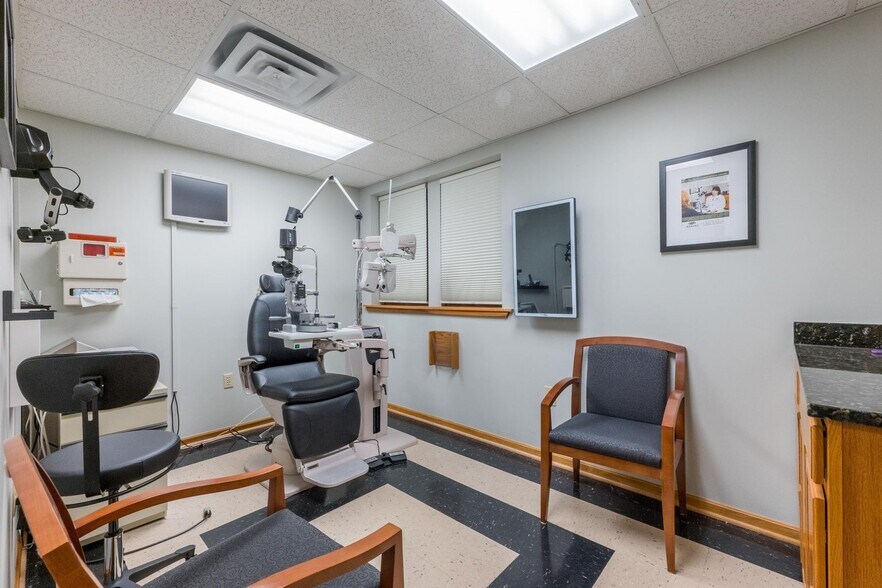 More Photos Of 1151 Bethel Rd, Columbus Medical For Sale