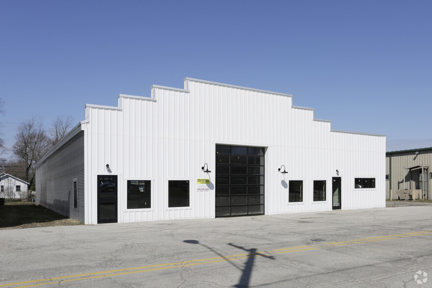 Primary Photo Of 9098 1st St, Baroda Warehouse For Lease