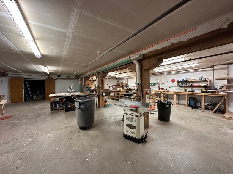 More Photos Of 1531 National Ave, Helena Flex For Sale