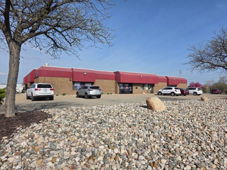 More Photos Of 5700 Executive Dr, Lansing Office For Sale