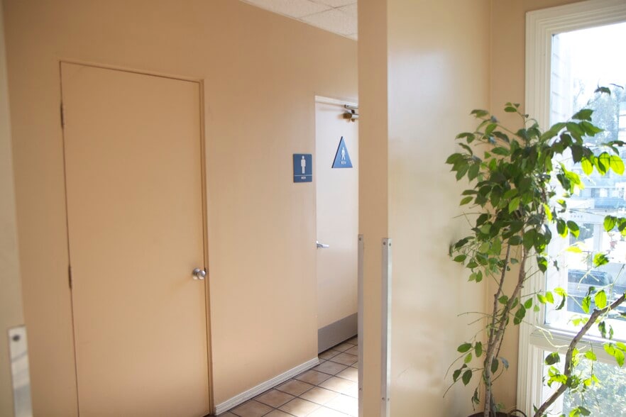 More Photos Of 3950 Long Beach Blvd, Long Beach Medical For Lease