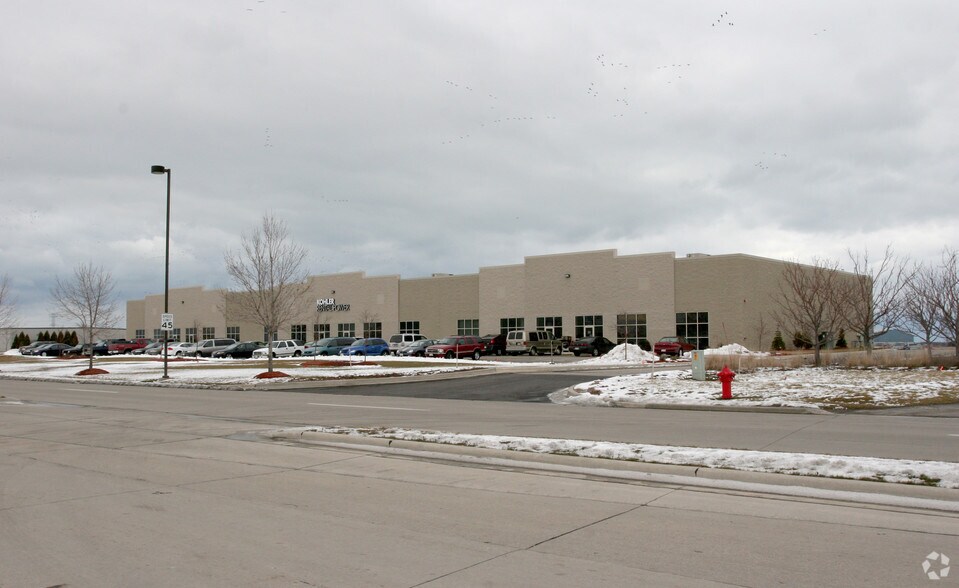 More Photos Of 4505-4515 S Taylor Dr, Sheboygan Flex For Sale